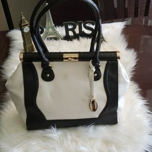 Carlo's Santana sachel NWOT